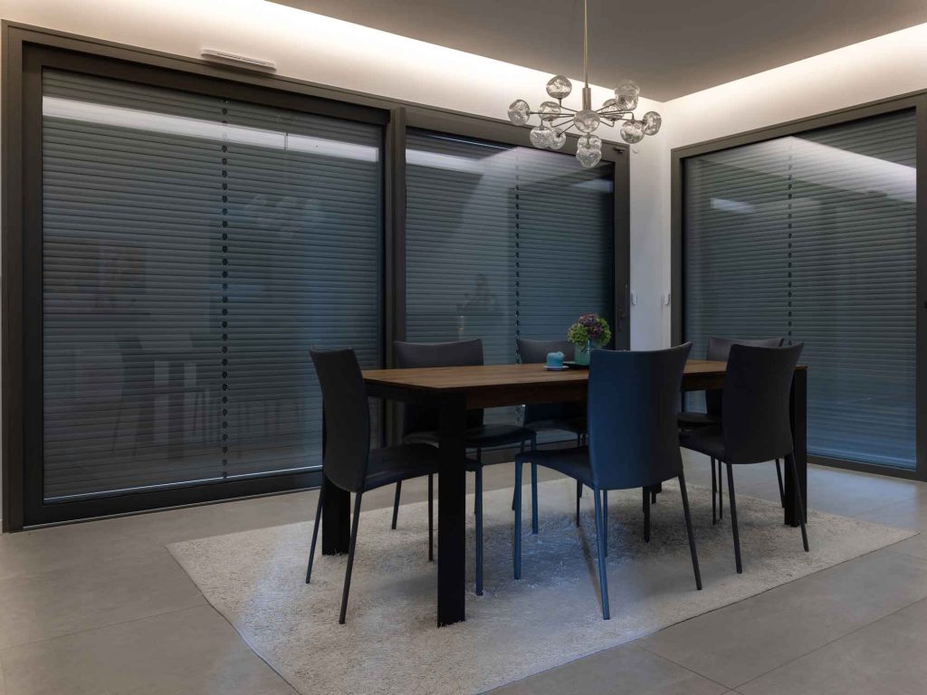 Solar roller shutter with adjustble blinds | Bubendorff